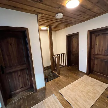 Вилла къща в родопа планина Лештен