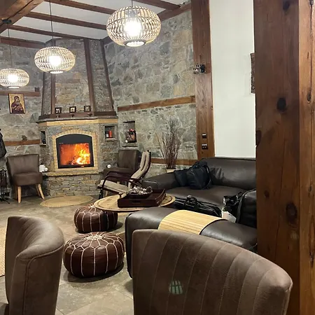 къща в родопа планина Лештен