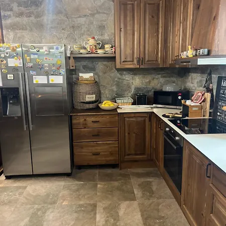 Вилла къща в родопа планина Лештен