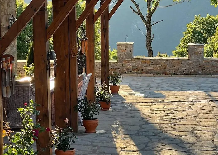 къща в родопа планина Βίλα Leshten