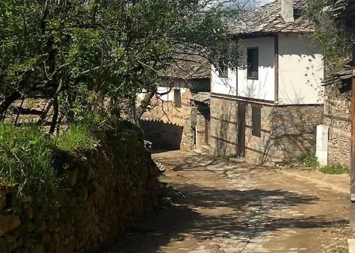 къща в родопа планина Leshten